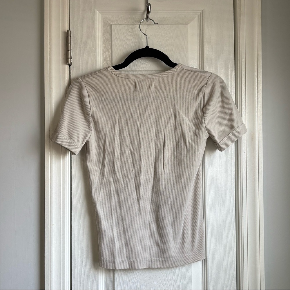 Rivet & Thread Ribbed U-Neck Tee - Picture 2 of 3